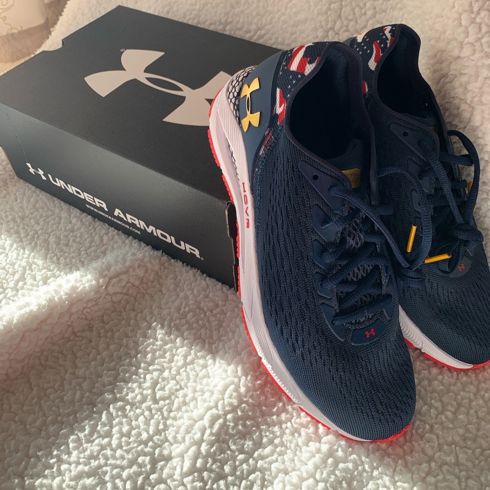 UA HOVR Sonic 3 USA running Shoe
